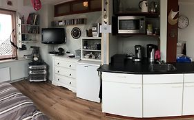 B & B Nomad